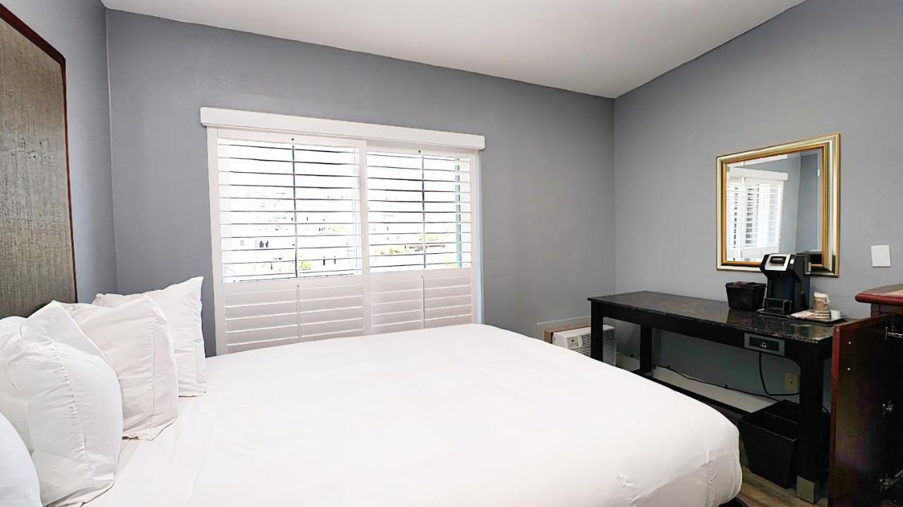 King Room with Balcony